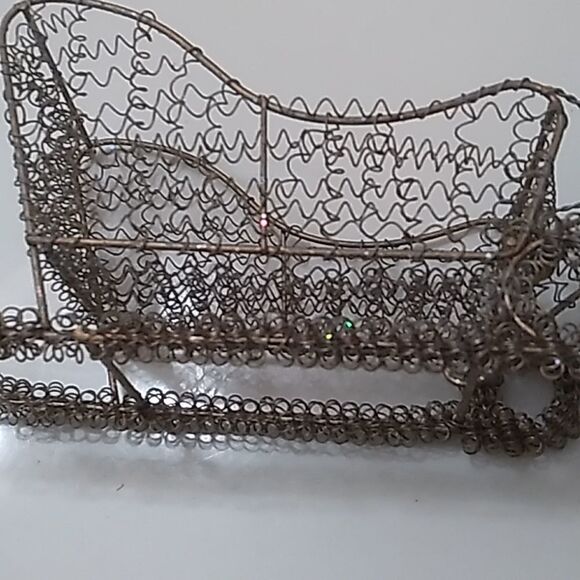 Wire Reindeer Pulling Sled - Picture 5 of 7